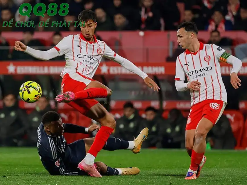 Girona đang rất quyết tâm thoát khỏi vị trí trong nhóm cầm đèn đỏ tại La Liga (Ảnh: CLB) Girona đang rất quyết tâm thoát khỏi vị trí trong nhóm cầm đèn đỏ tại La Liga (Ảnh: CLB)
